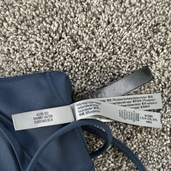 Victoria's Secret VSX Elevater Liquid Shine Light Support Sports Bra Medium NWT - Picture 7 of 10